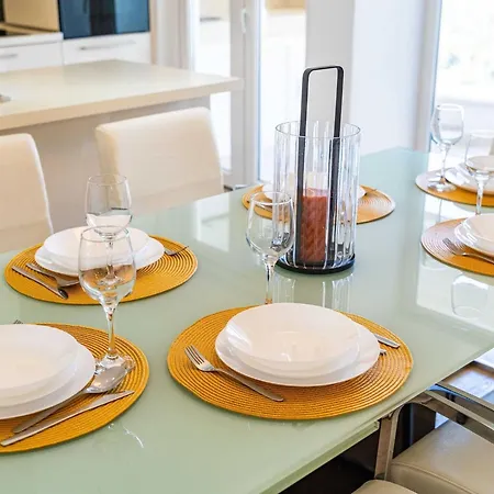Hladilo - Two Bedroom With Balcony *