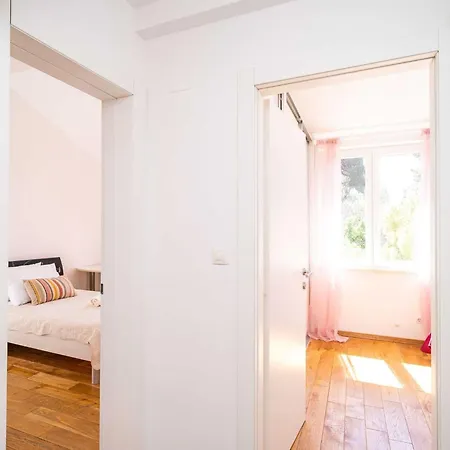 Hladilo - Two Bedroom With Balcony * دوبروفينك