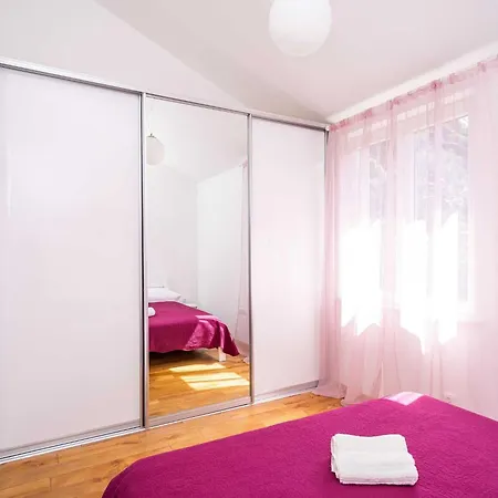 Apartment Modern In With Balcony *
