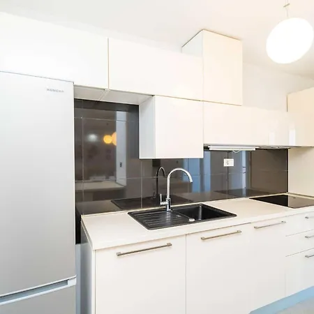 Hladilo - Two Bedroom With Balcony *