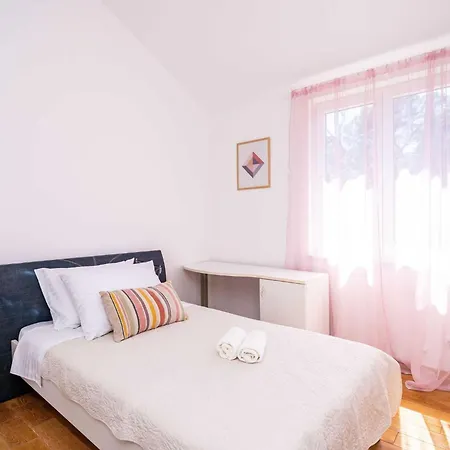 Hladilo - Two Bedroom With Balcony *